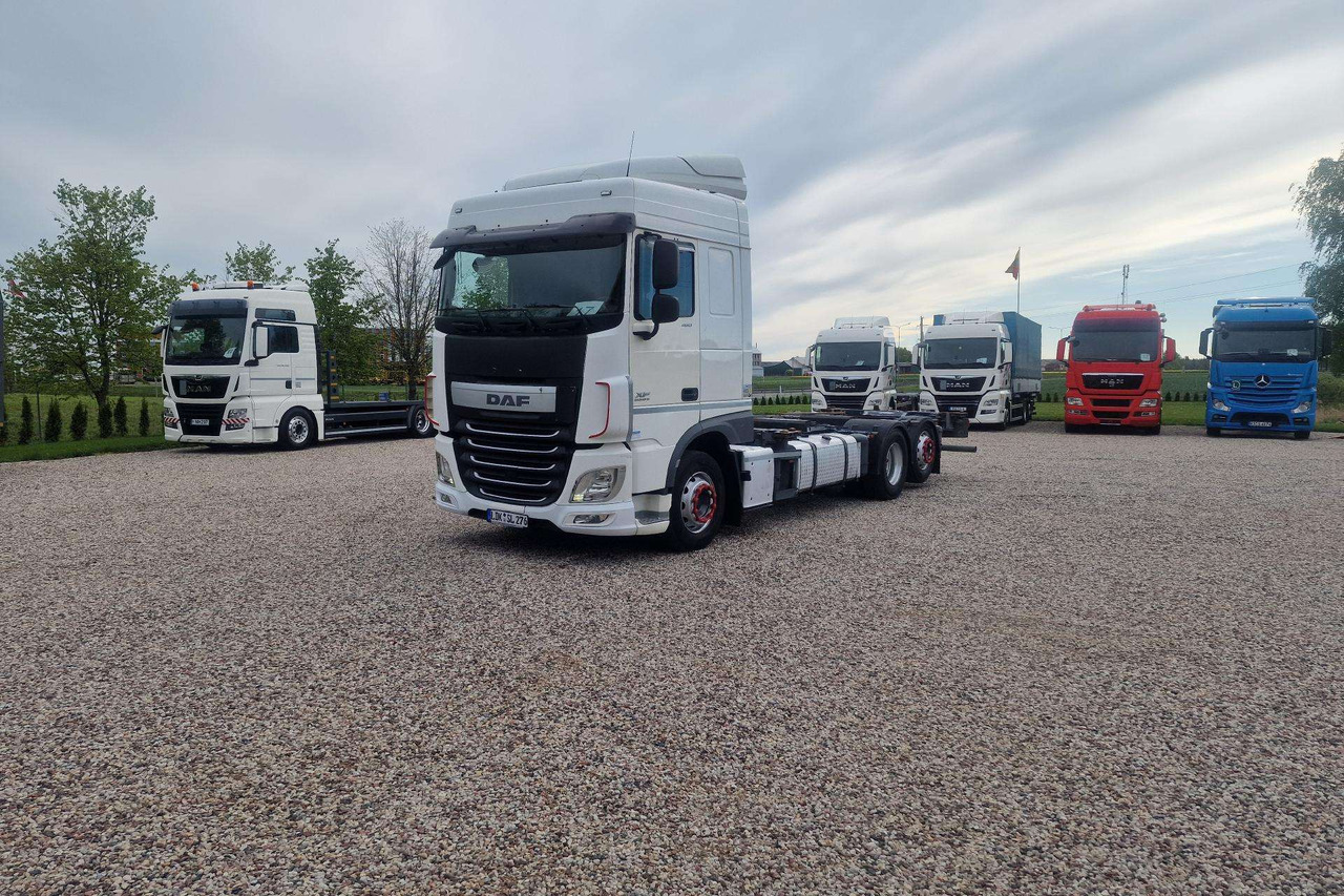 DAF XF 460 - Контейнеровоз/ Сменна каросерия камион: снимка 4 DAF XF 460 - Контейнеровоз/ Сменна каросерия камион: снимка 4