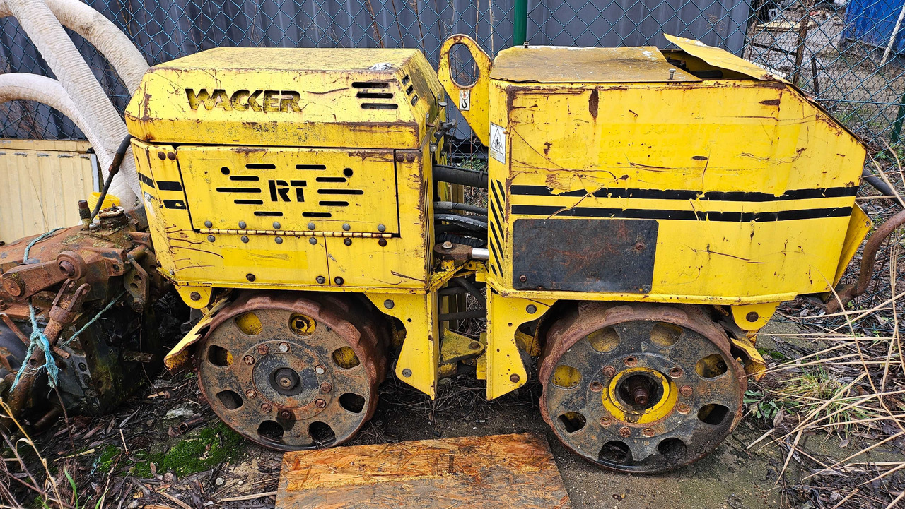 Walec WACKER RT820 silnik kręci ale nie odpala - Мини валяк: снимка 1 Walec WACKER RT820 silnik kręci ale nie odpala - Мини валяк: снимка 1