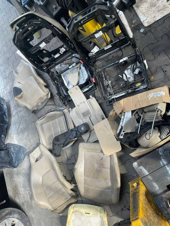 Fotele do Mercedes W 207 kabrio - Седалка за Лек автомобил: снимка 2 Fotele do Mercedes W 207 kabrio - Седалка за Лек автомобил: снимка 2