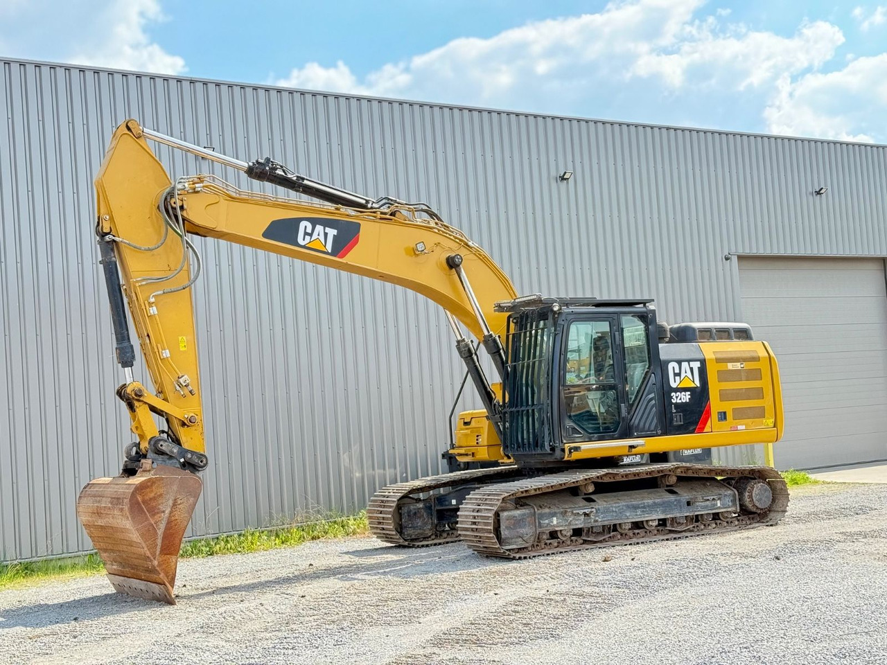 CAT 326FL - Верижен багер: снимка 2 CAT 326FL - Верижен багер: снимка 2