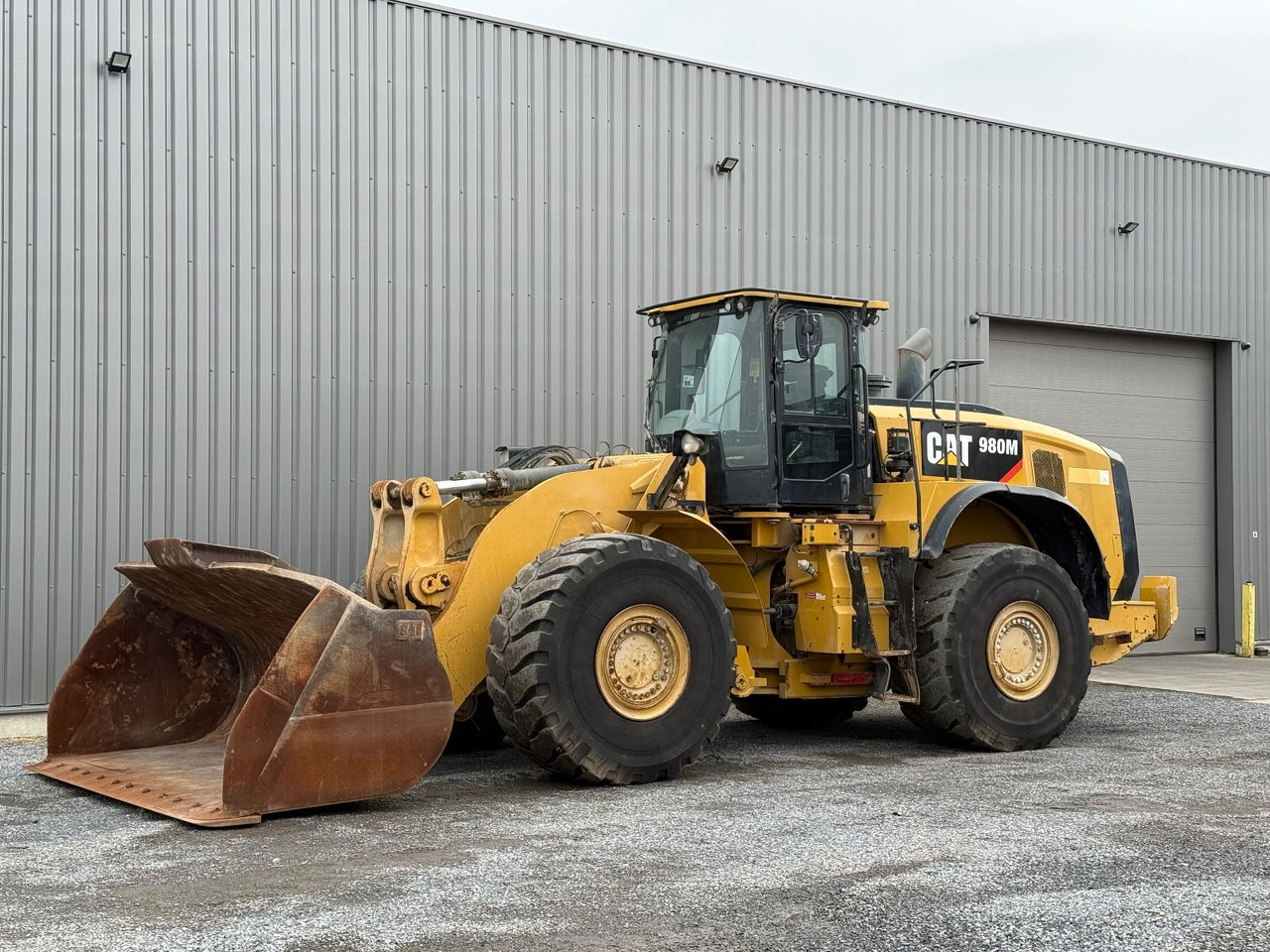 CAT 980 M - Колесен товарач: снимка 2 CAT 980 M - Колесен товарач: снимка 2
