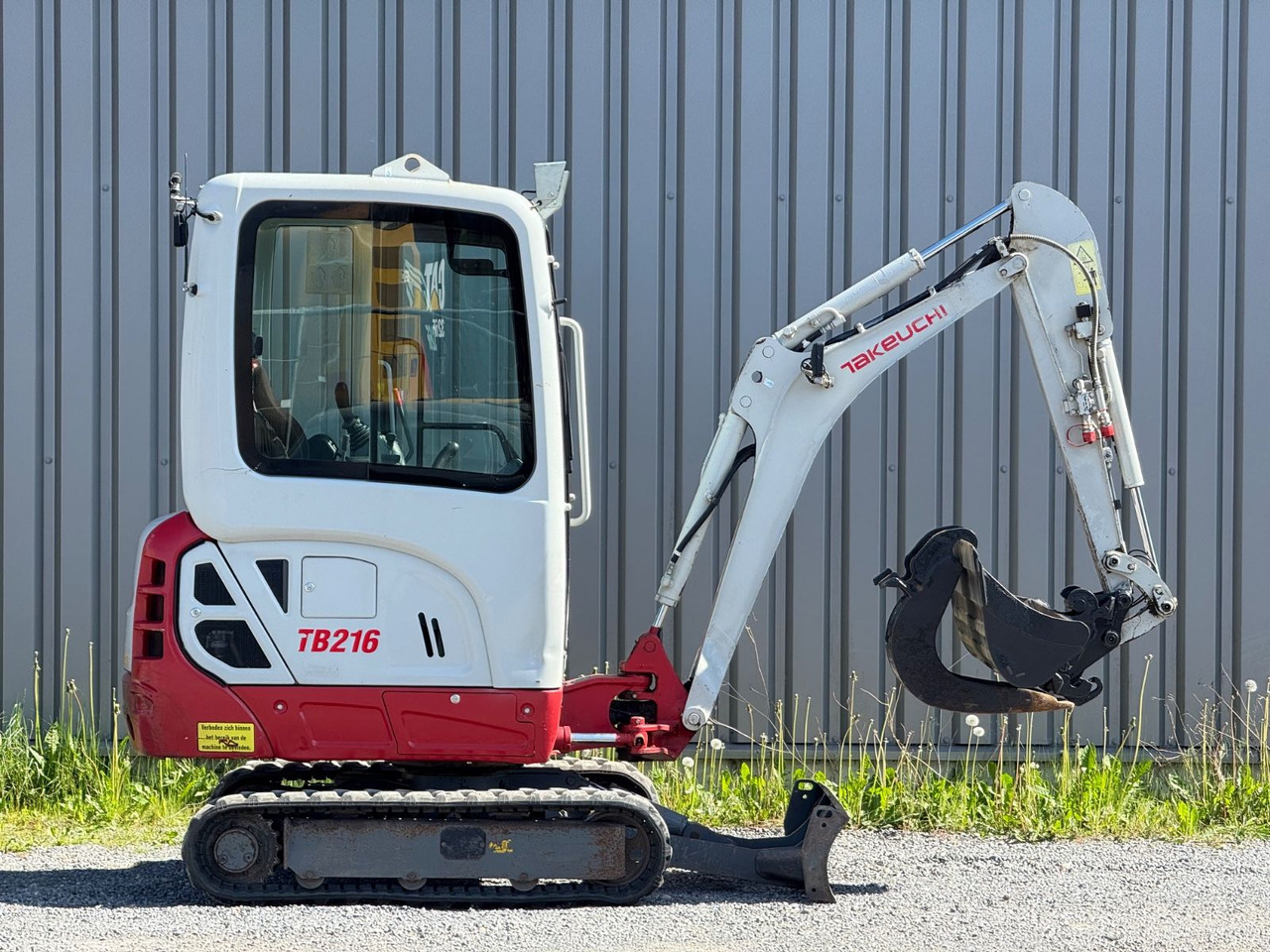 Takeuchi TB216 - Мини багер: снимка 1 Takeuchi TB216 - Мини багер: снимка 1