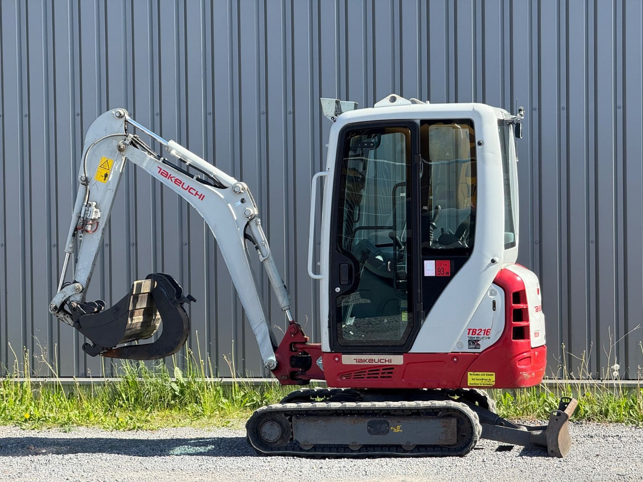 Takeuchi TB216 - Мини багер: снимка 5 Takeuchi TB216 - Мини багер: снимка 5