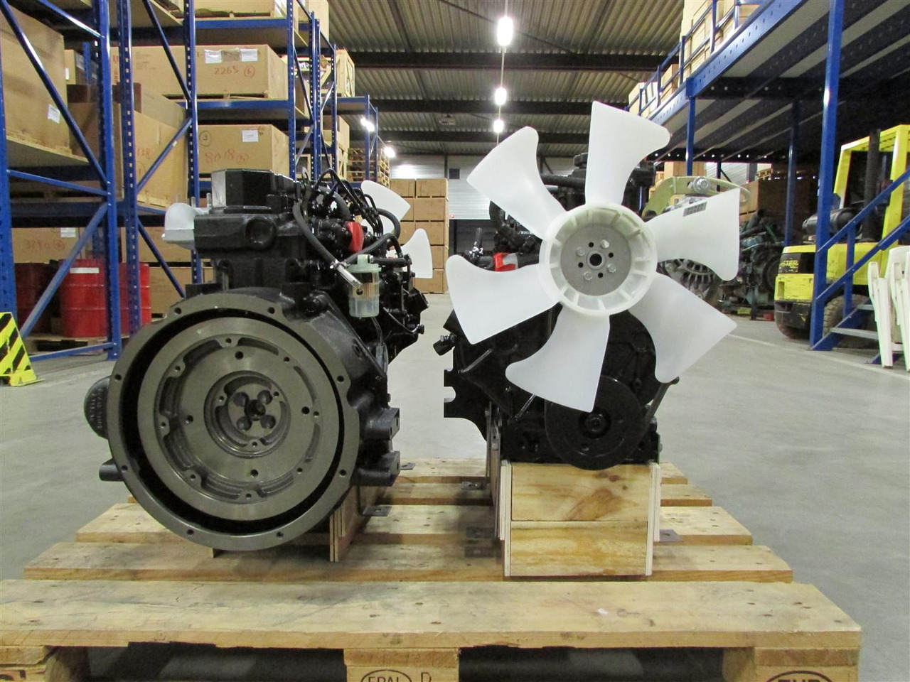 Mitsubishi NEW Engine S4L2-Z562SD / S4L2-61SD - Двигател за Друга техника: снимка 2 Mitsubishi NEW Engine S4L2-Z562SD / S4L2-61SD - Двигател за Друга техника: снимка 2