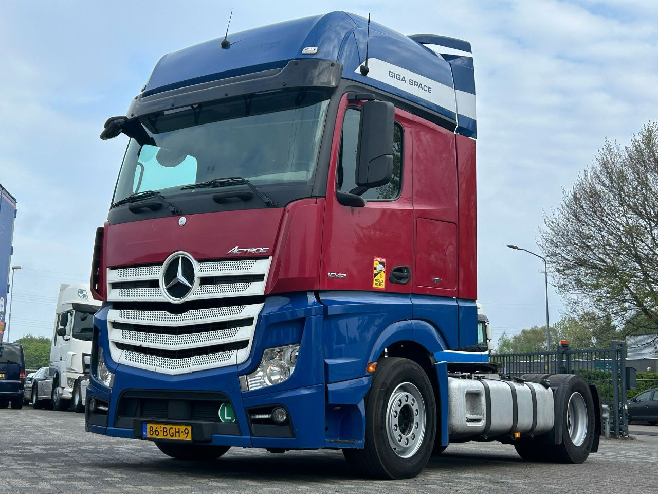 Mercedes-Benz Actros Euro 6 / BJ. 2015 / APK - Влекач: снимка 1 Mercedes-Benz Actros Euro 6 / BJ. 2015 / APK - Влекач: снимка 1