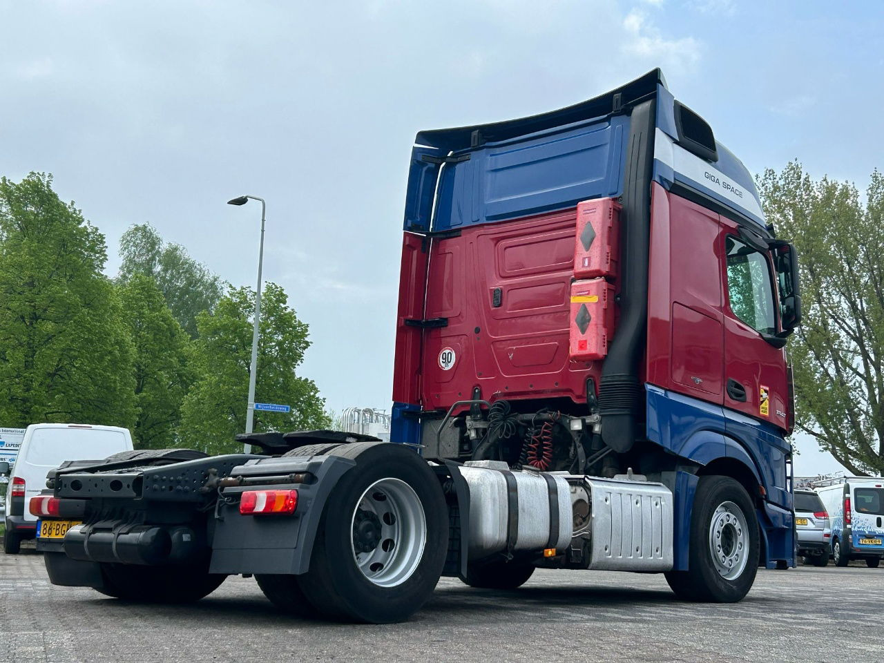 Mercedes-Benz Actros Euro 6 / BJ. 2015 / APK - Влекач: снимка 3 Mercedes-Benz Actros Euro 6 / BJ. 2015 / APK - Влекач: снимка 3