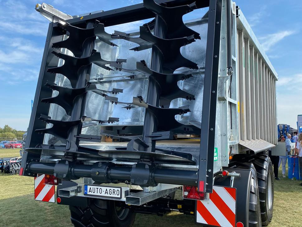 Auto-Agro Mistreuer / Manure spreader / Epandeur à fumier / Rimorchio spandiconcime / Разбрасыватель органических удобрений / Rozrzutnik obornika Tandem N268 - Разпръсквач за оборски тор: снимка 4 Auto-Agro Mistreuer / Manure spreader / Epandeur à fumier / Rimorchio spandiconcime / Разбрасыватель органических удобрений / Rozrzutnik obornika Tandem N268 - Разпръсквач за оборски тор: снимка 4