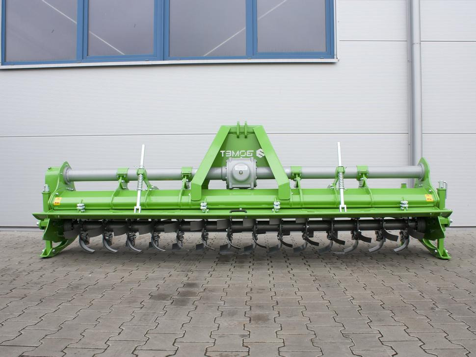 Bomet Bodenfräsen / Rotary tiller / Rotavator / Vangatrice / Desgarrador / Роторный культиватор / Glebogryzarka 3 m - Роторна фреза: снимка 2 Bomet Bodenfräsen / Rotary tiller / Rotavator / Vangatrice / Desgarrador / Роторный культиватор / Glebogryzarka 3 m - Роторна фреза: снимка 2