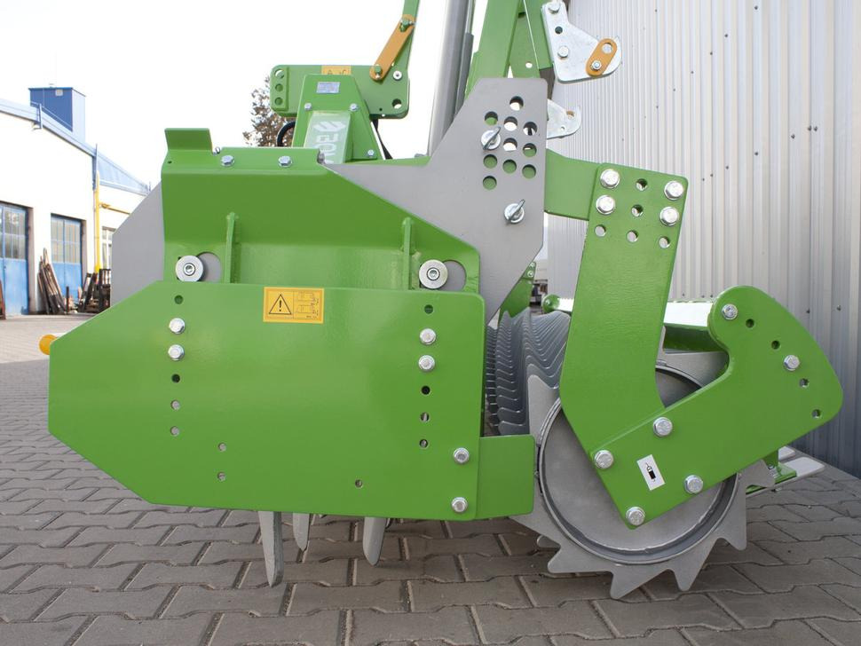 Bomet Kreiselegge / Power harrow / Herse rotative / Erpice rotante / Grada rotativa / Brona wirnikowa 3 m - Активна брана: снимка 4 Bomet Kreiselegge / Power harrow / Herse rotative / Erpice rotante / Grada rotativa / Brona wirnikowa 3 m - Активна брана: снимка 4