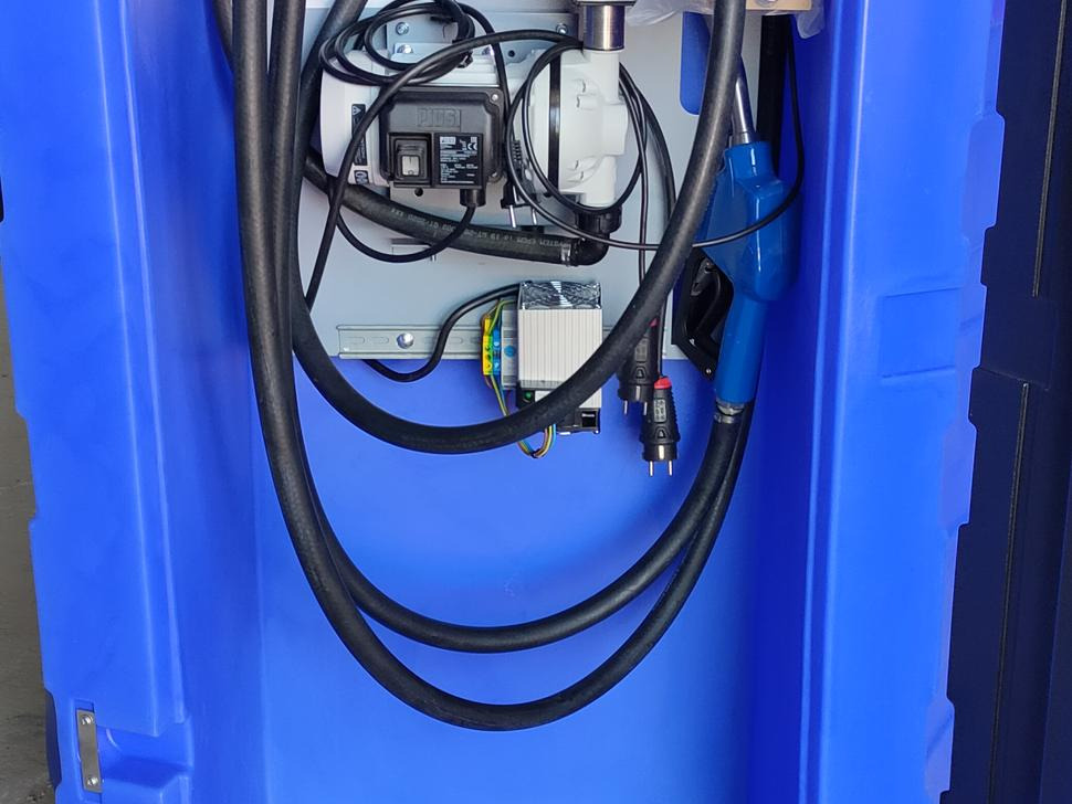 DC AdBlue-Behälter / AdBlue tank / Cuve à AdBlue / Serbatoio / Depósito / Бак для AdBlue / Zbiornik AdBlue 1500 l - Резервоар за съхранение: снимка 4 DC AdBlue-Behälter / AdBlue tank / Cuve à AdBlue / Serbatoio / Depósito / Бак для AdBlue / Zbiornik AdBlue 1500 l - Резервоар за съхранение: снимка 4
