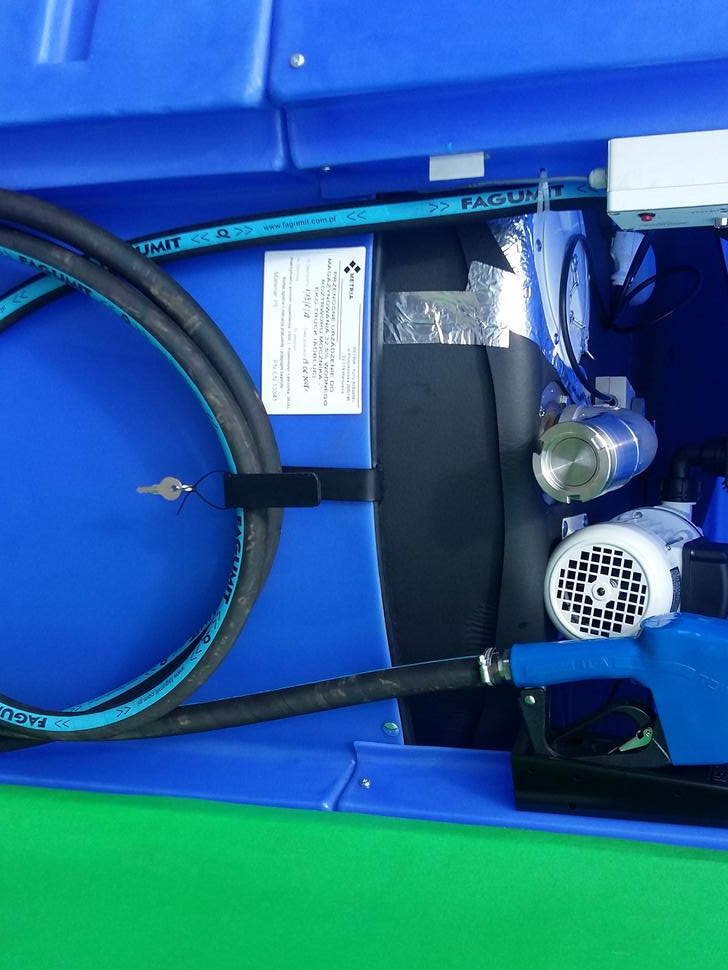 DC AdBlue tank / Cuve à AdBlue / Serbatoio per AdBlue / Бак для AdBlue / Adblue 2500 l - Резервоар за съхранение: снимка 2 DC AdBlue tank / Cuve à AdBlue / Serbatoio per AdBlue / Бак для AdBlue / Adblue 2500 l - Резервоар за съхранение: снимка 2