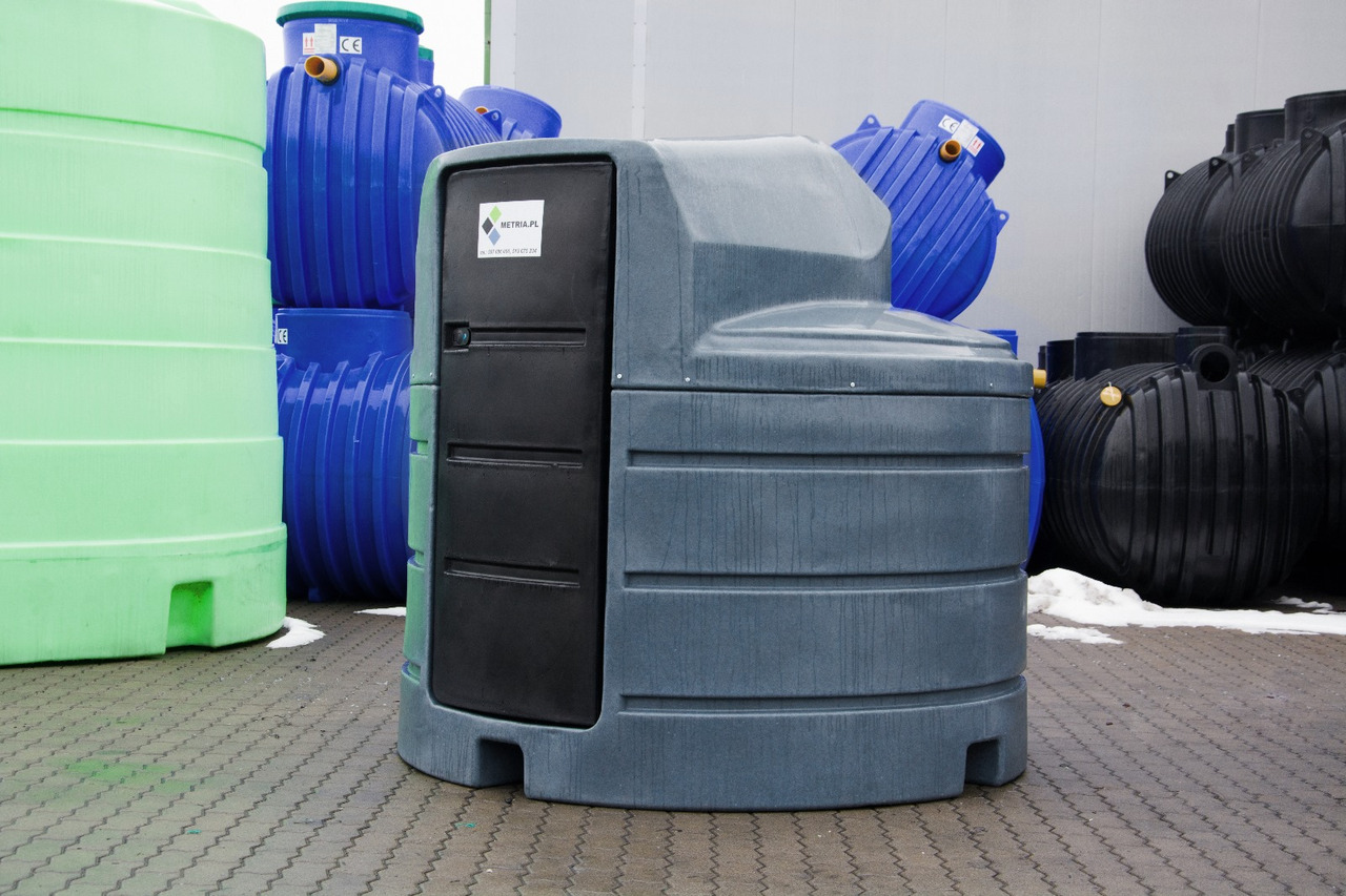 DC Dieseltank / Double-walled fuel tank for diesel fuel / Cuve à gasoil / Sebatoio gasolio / Бак для дизельного топлива / Zbiornik 2500 l - Резервоар за съхранение: снимка 1 DC Dieseltank / Double-walled fuel tank for diesel fuel / Cuve à gasoil / Sebatoio gasolio / Бак для дизельного топлива / Zbiornik 2500 l - Резервоар за съхранение: снимка 1