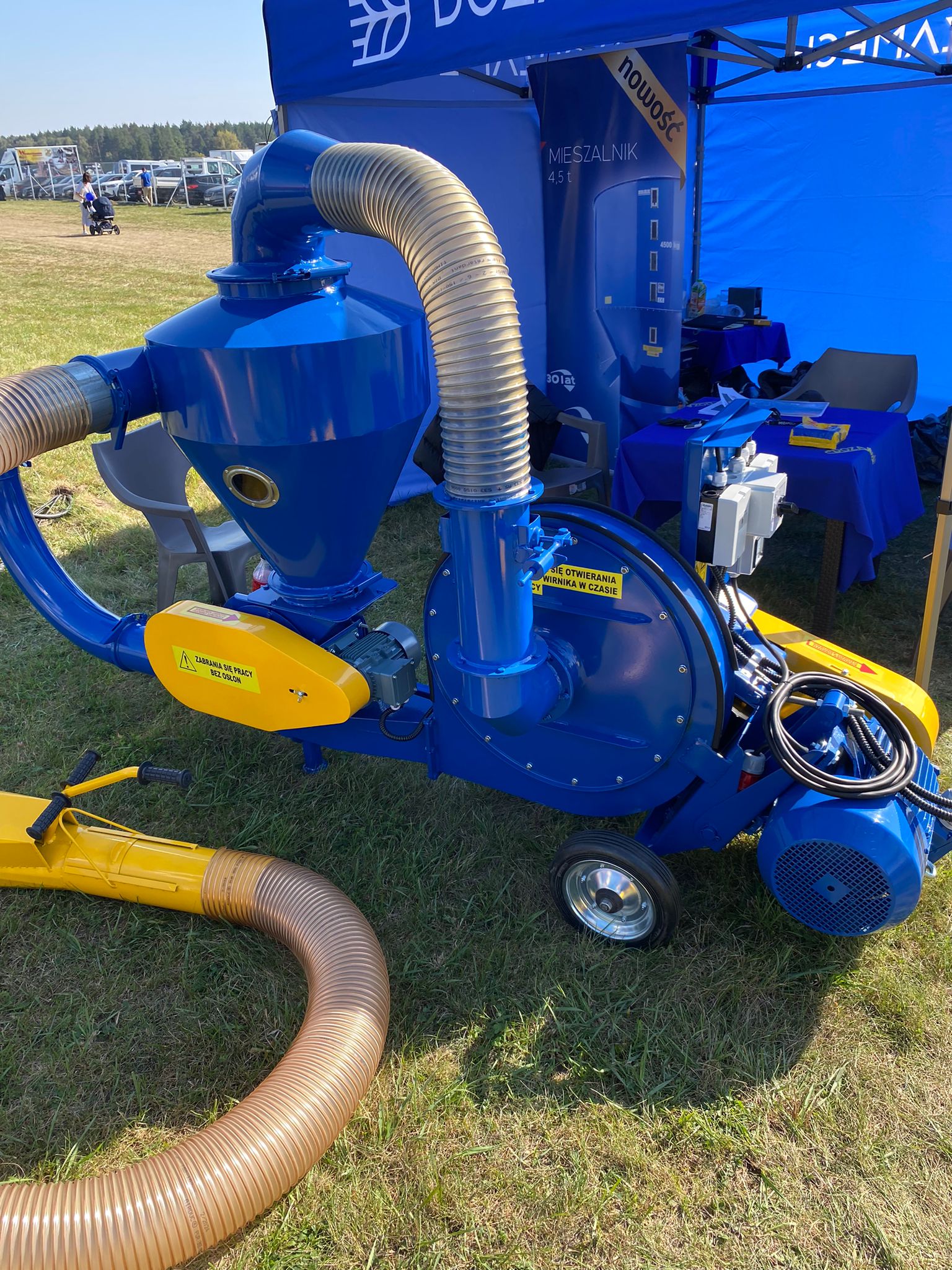 Dozamech Saug-Druckgebläse / Suction and pressure blower / Suceuse à grains / Trasportatore / Пневматический вдуватель / Dmuchawa ssąco-tłocząca T-420 - Транспортьор: снимка 2 Dozamech Saug-Druckgebläse / Suction and pressure blower / Suceuse à grains / Trasportatore / Пневматический вдуватель / Dmuchawa ssąco-tłocząca T-420 - Транспортьор: снимка 2