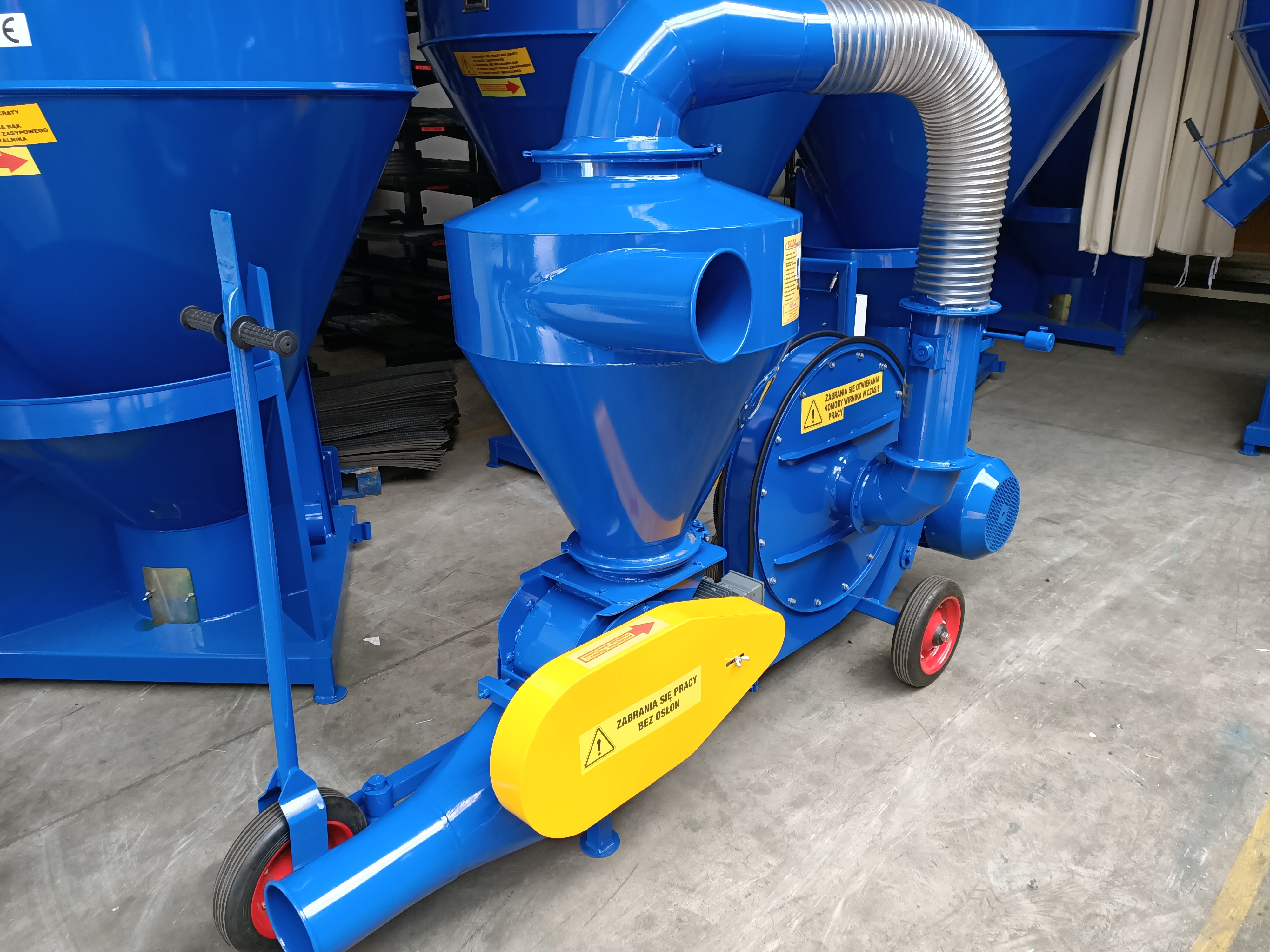 Dozamech Saug-Druckgebläse / Suction and pressure blower / Suceuse à grains / Trasportatore / Пневматический вдуватель / Dmuchawa ssąco-tłocząca T-420 - Транспортьор: снимка 1 Dozamech Saug-Druckgebläse / Suction and pressure blower / Suceuse à grains / Trasportatore / Пневматический вдуватель / Dmuchawa ssąco-tłocząca T-420 - Транспортьор: снимка 1