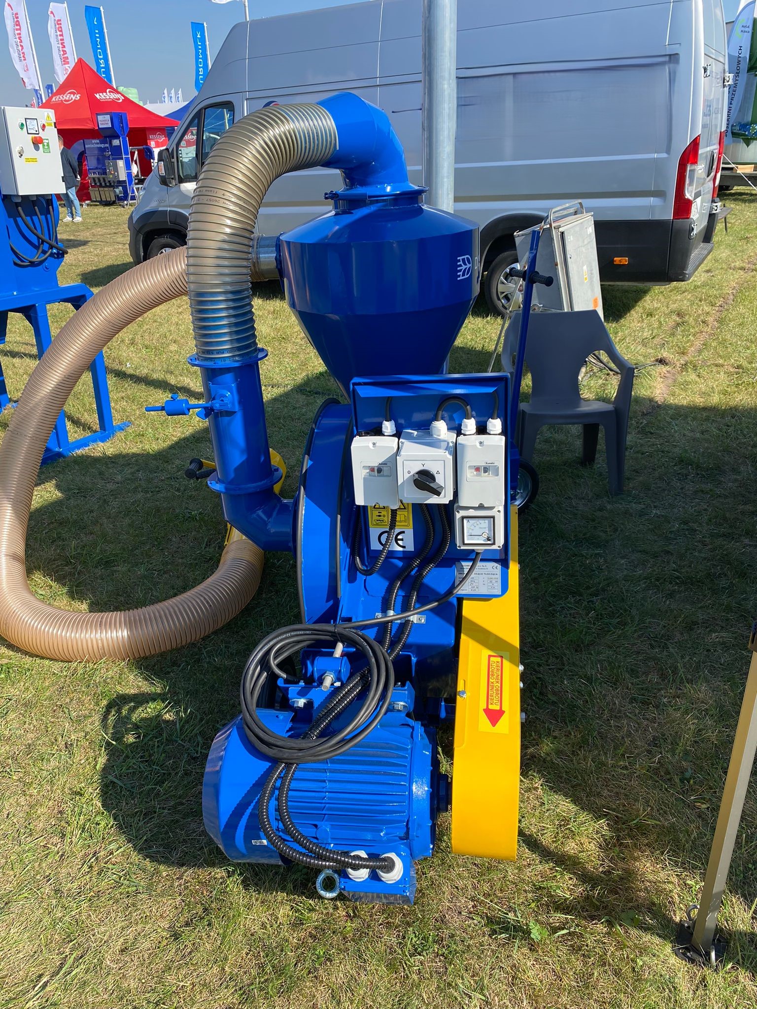 Dozamech Saug-Druckgebläse / Suction and pressure blower / Suceuse à grains / Trasportatore / Пневматический вдуватель / Dmuchawa ssąco-tłocząca T-420 - Транспортьор: снимка 5 Dozamech Saug-Druckgebläse / Suction and pressure blower / Suceuse à grains / Trasportatore / Пневматический вдуватель / Dmuchawa ssąco-tłocząca T-420 - Транспортьор: снимка 5