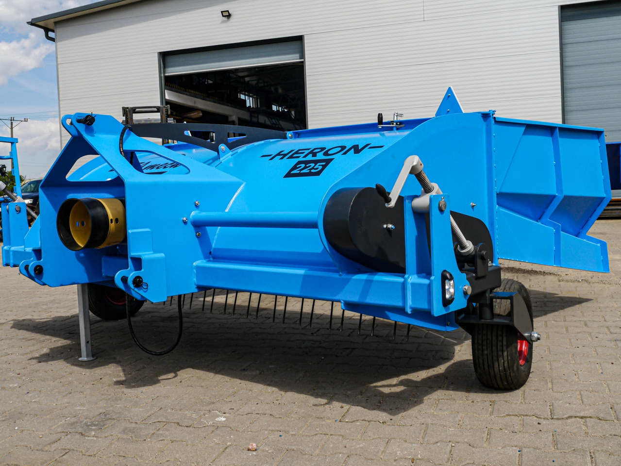 Dozamech Zettwender / Tedder / Aérofaneur / Voltafieno e ranghinatore / Rastrillo henificador / Сеноворошилка и грабли / Przetrząsarko-zgrabiarka 2,28 m - Машина за сено и фураж: снимка 1 Dozamech Zettwender / Tedder / Aérofaneur / Voltafieno e ranghinatore / Rastrillo henificador / Сеноворошилка и грабли / Przetrząsarko-zgrabiarka 2,28 m - Машина за сено и фураж: снимка 1