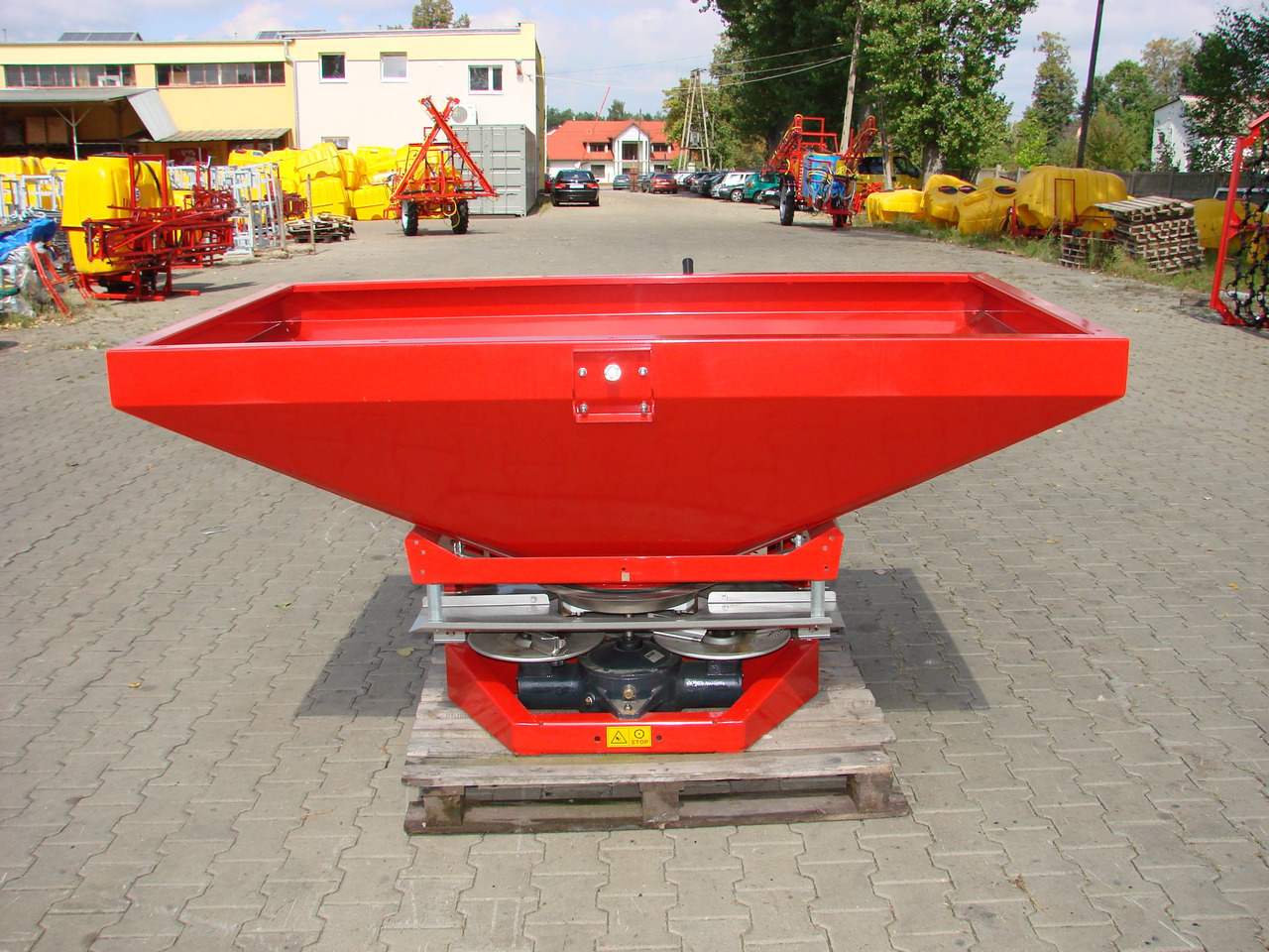 JAR-MET Düngerstreuer / Fertilizer spreader / Epandeur d'engrais / Rozsiewacz nawozów 1200 kg - Тороразпръсквачка: снимка 3 JAR-MET Düngerstreuer / Fertilizer spreader / Epandeur d'engrais / Rozsiewacz nawozów 1200 kg - Тороразпръсквачка: снимка 3