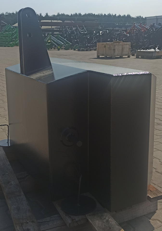 METAL-TECHNIK Betongewicht / Ballast / Masse / Zavorra / Утяжелитель / Obciążnik 800 kg - Противовес за Трактор: снимка 4 METAL-TECHNIK Betongewicht / Ballast / Masse / Zavorra / Утяжелитель / Obciążnik 800 kg - Противовес за Трактор: снимка 4