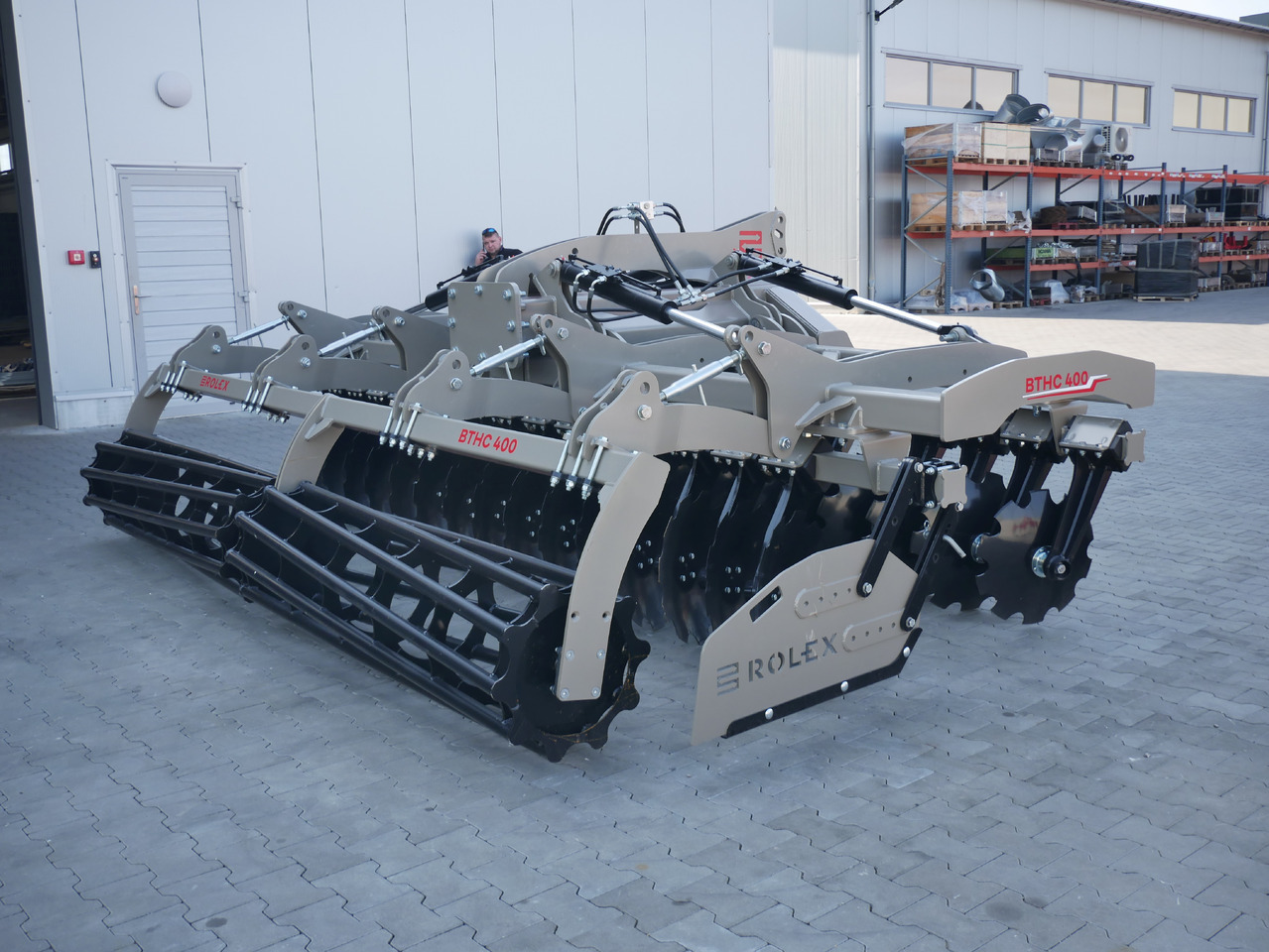 ROLEX Hydraulische Scheibenegge / Hydraulic discs harrow / Dechaumeur à disques / Erpice a dischi / Гидравлическая дисковая борона тяжёлая / Brona talerzowa hydraulicznie składana ciężka 4 m - Дискова брана: снимка 5 ROLEX Hydraulische Scheibenegge / Hydraulic discs harrow / Dechaumeur à disques / Erpice a dischi / Гидравлическая дисковая борона тяжёлая / Brona talerzowa hydraulicznie składana ciężka 4 m - Дискова брана: снимка 5