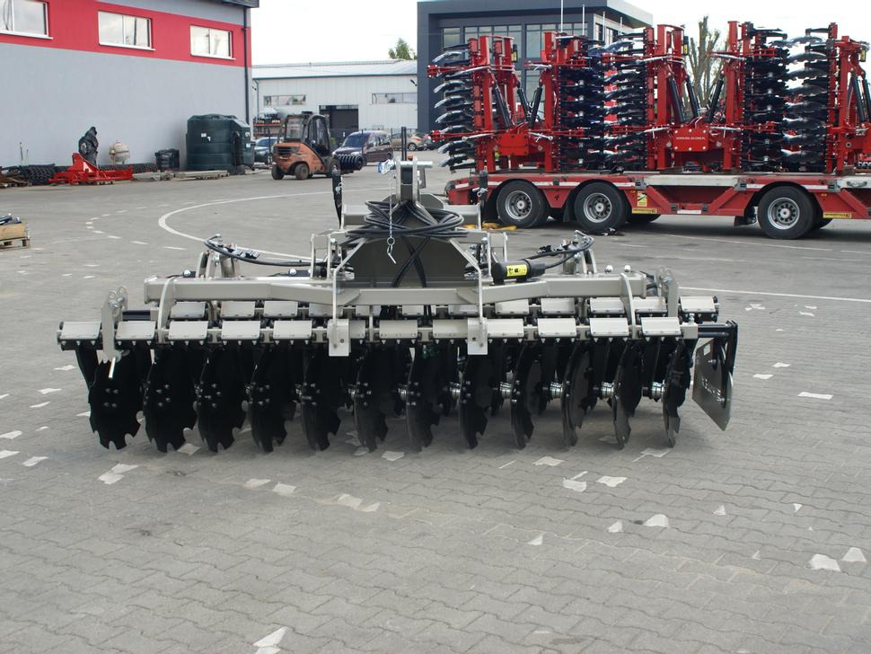 ROLEX Scheibenegge / Disc harrow with hydropack and tire roller / Dechaumeur à disques / Erpice a dischi / Дисковая борона с гидропаком и колёсным катком / Agregat talerzowy uprawowy z hydropackiem i - Дискова брана: снимка 3 ROLEX Scheibenegge / Disc harrow with hydropack and tire roller / Dechaumeur à disques / Erpice a dischi / Дисковая борона с гидропаком и колёсным катком / Agregat talerzowy uprawowy z hydropackiem i - Дискова брана: снимка 3