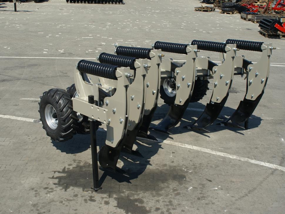 Нови Продълбочител ROLEX Tiefenlockerer / Subsoiler / Décompacteur / Dissodatori / Subsolador / Глубокорыхлитель / Głębosz typ V 3 m: снимка 17