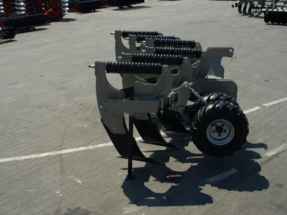 Нови Продълбочител ROLEX Tiefenlockerer / Subsoiler / Décompacteur / Dissodatori / Subsolador / Глубокорыхлитель / Głębosz typ V 3 m: снимка 10