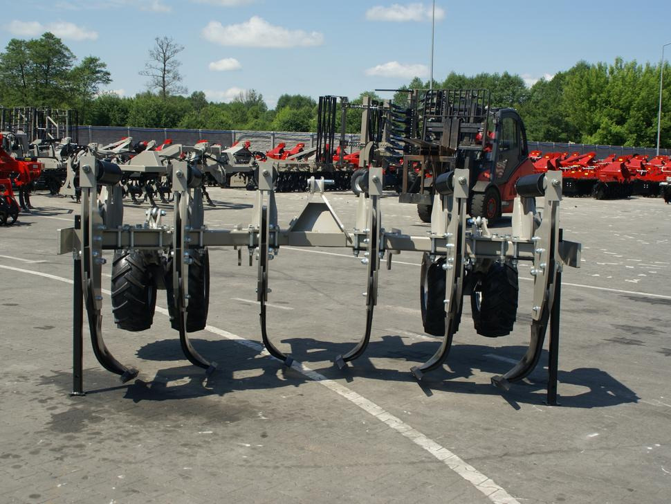 Нови Продълбочител ROLEX Tiefenlockerer / Subsoiler / Décompacteur / Dissodatori / Subsolador / Глубокорыхлитель / Głębosz typ V 3 m: снимка 14