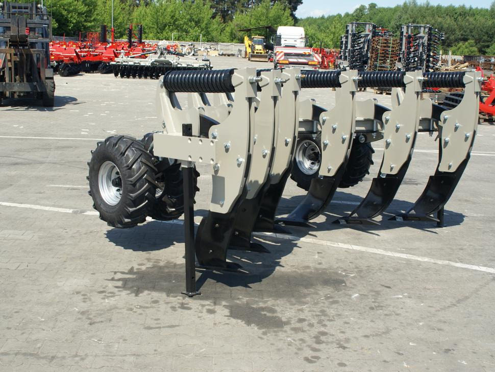 Нови Продълбочител ROLEX Tiefenlockerer / Subsoiler / Décompacteur / Dissodatori / Subsolador / Глубокорыхлитель / Głębosz typ V 3 m: снимка 16