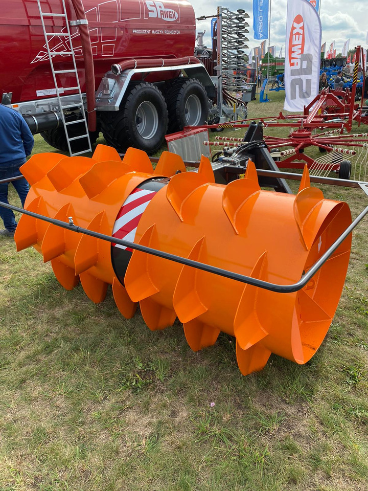 Spawex Silowalze / Silage spreader / Épandeur d'ensilage / Spandiconcime / Esparcidor de forraje verde / Кормораспределитель / Rozgarniacz do zielonki Tornado 2,2 m - Машина за сено и фураж: снимка 2 Spawex Silowalze / Silage spreader / Épandeur d'ensilage / Spandiconcime / Esparcidor de forraje verde / Кормораспределитель / Rozgarniacz do zielonki Tornado 2,2 m - Машина за сено и фураж: снимка 2