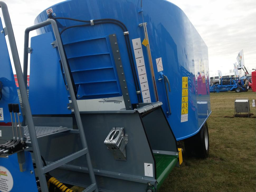 Нови Миксер-вагон ZAMET Futtermischwagen / Feed mixer / Melangeuse / Carro miscelatore / Vagoneta de alimentación /Кормораздатчик / Wóz paszowy 16 m3: снимка 14