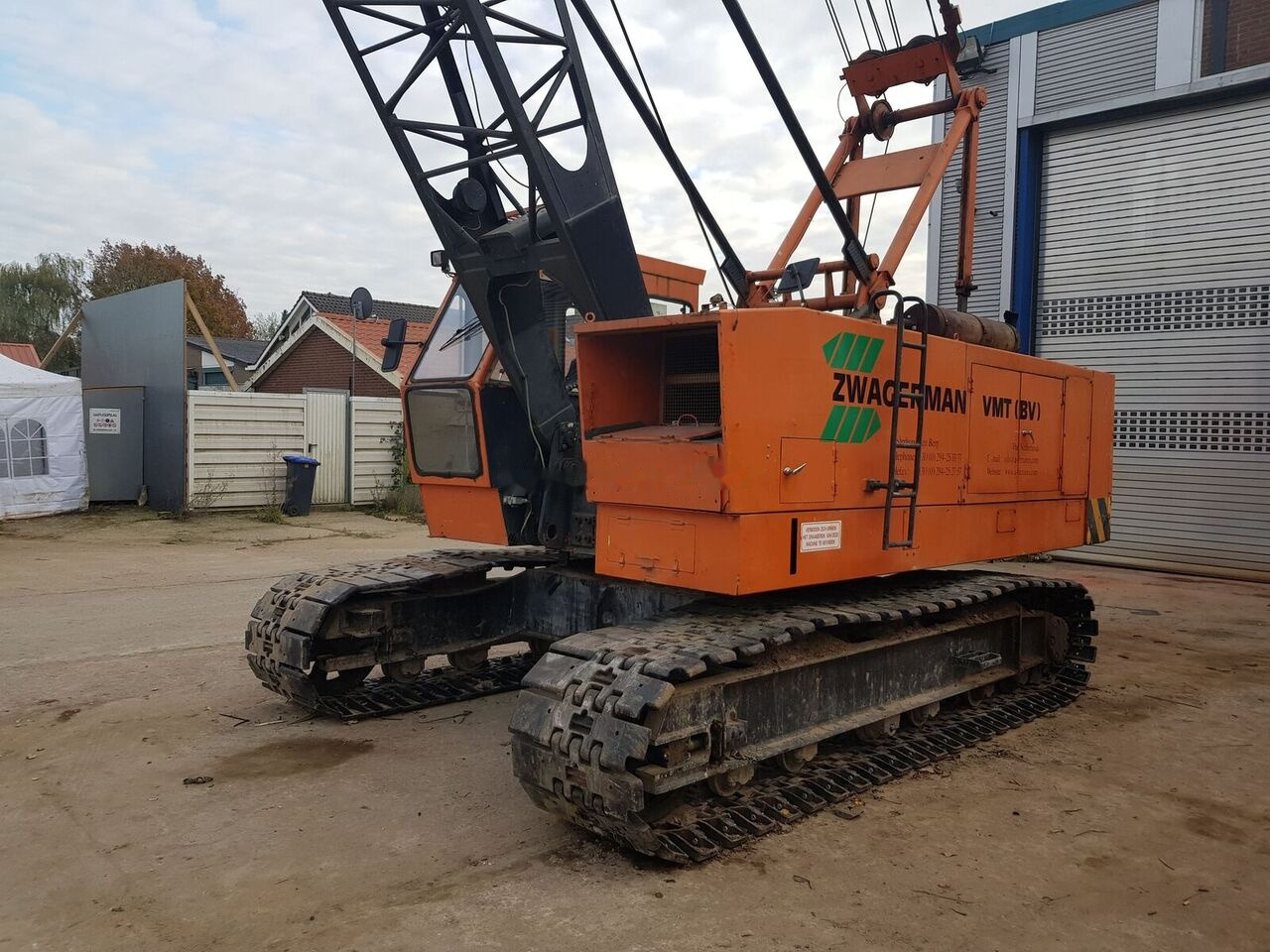 Hitachi KH 100 - Верижен кран: снимка 1 Hitachi KH 100 - Верижен кран: снимка 1