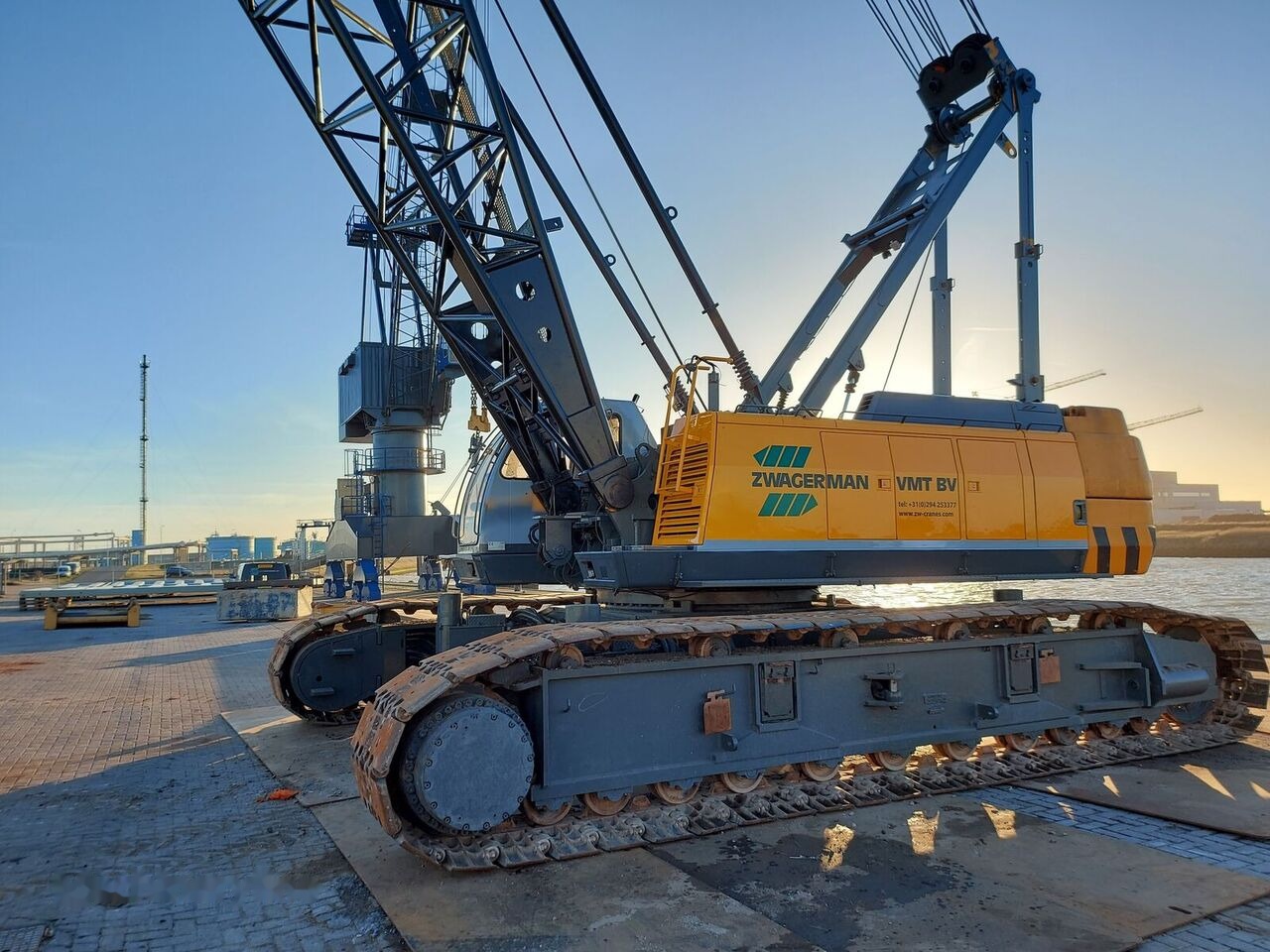 Sumitomo SC 1000 PAX S2 - Верижен кран: снимка 1 Sumitomo SC 1000 PAX S2 - Верижен кран: снимка 1