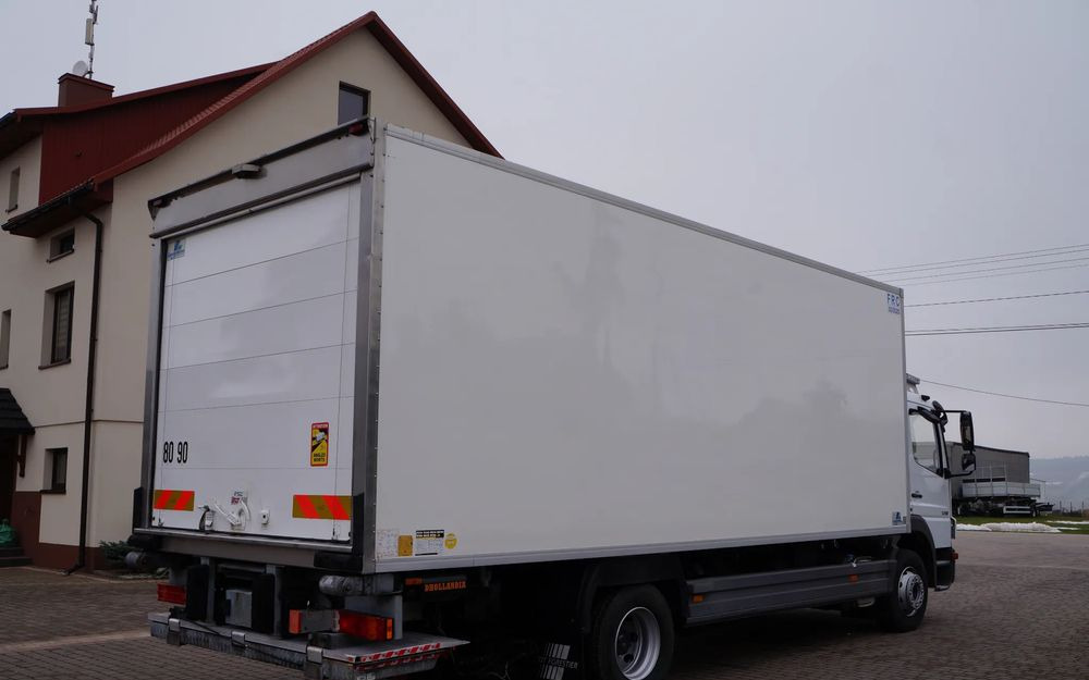 Mercedes-Benz ATEGO 1318 EURO 5 132 TYS KM CHŁODNIA CARRIER 750 WINDA - Рефрижератор камион: снимка 5 Mercedes-Benz ATEGO 1318 EURO 5 132 TYS KM CHŁODNIA CARRIER 750 WINDA - Рефрижератор камион: снимка 5