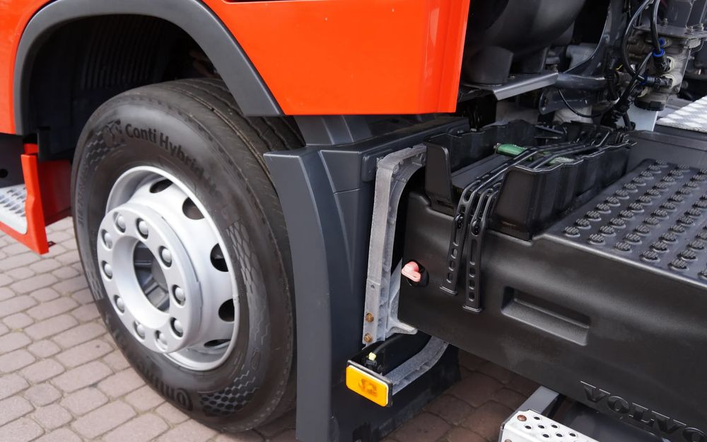 Влекач Volvo FH 4 EURO 6 GLOBETROTTER NISKI PRZEBIEG PEŁEN SERWIS: снимка 6