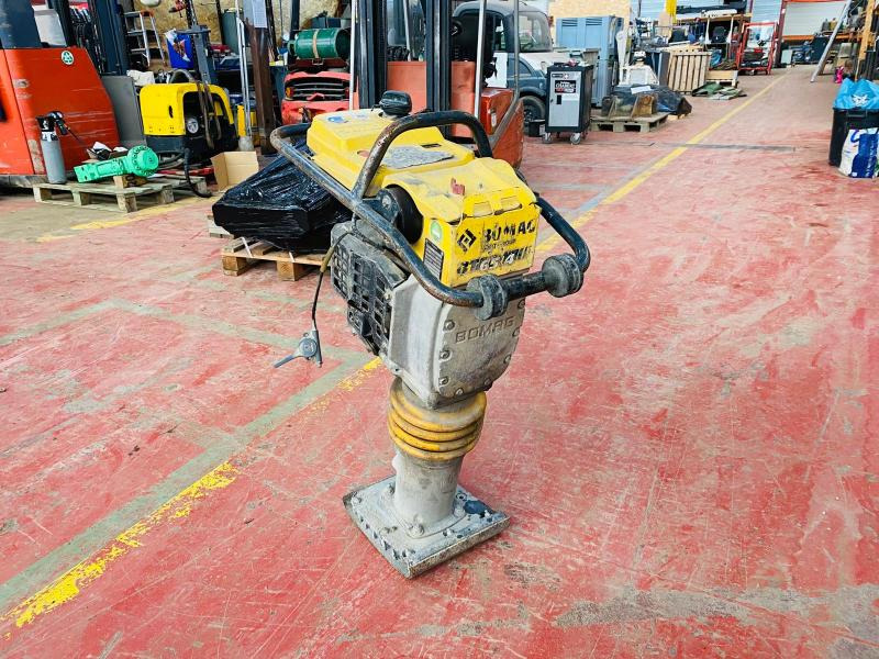 BOMAG Pilonneuse BT65/4 - Трамбовка: снимка 1 BOMAG Pilonneuse BT65/4 - Трамбовка: снимка 1
