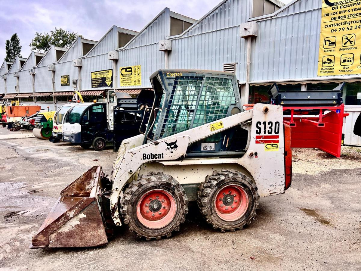 Bobcat S130 Chargeuse Compact - Мини челен товарач: снимка 2 Bobcat S130 Chargeuse Compact - Мини челен товарач: снимка 2