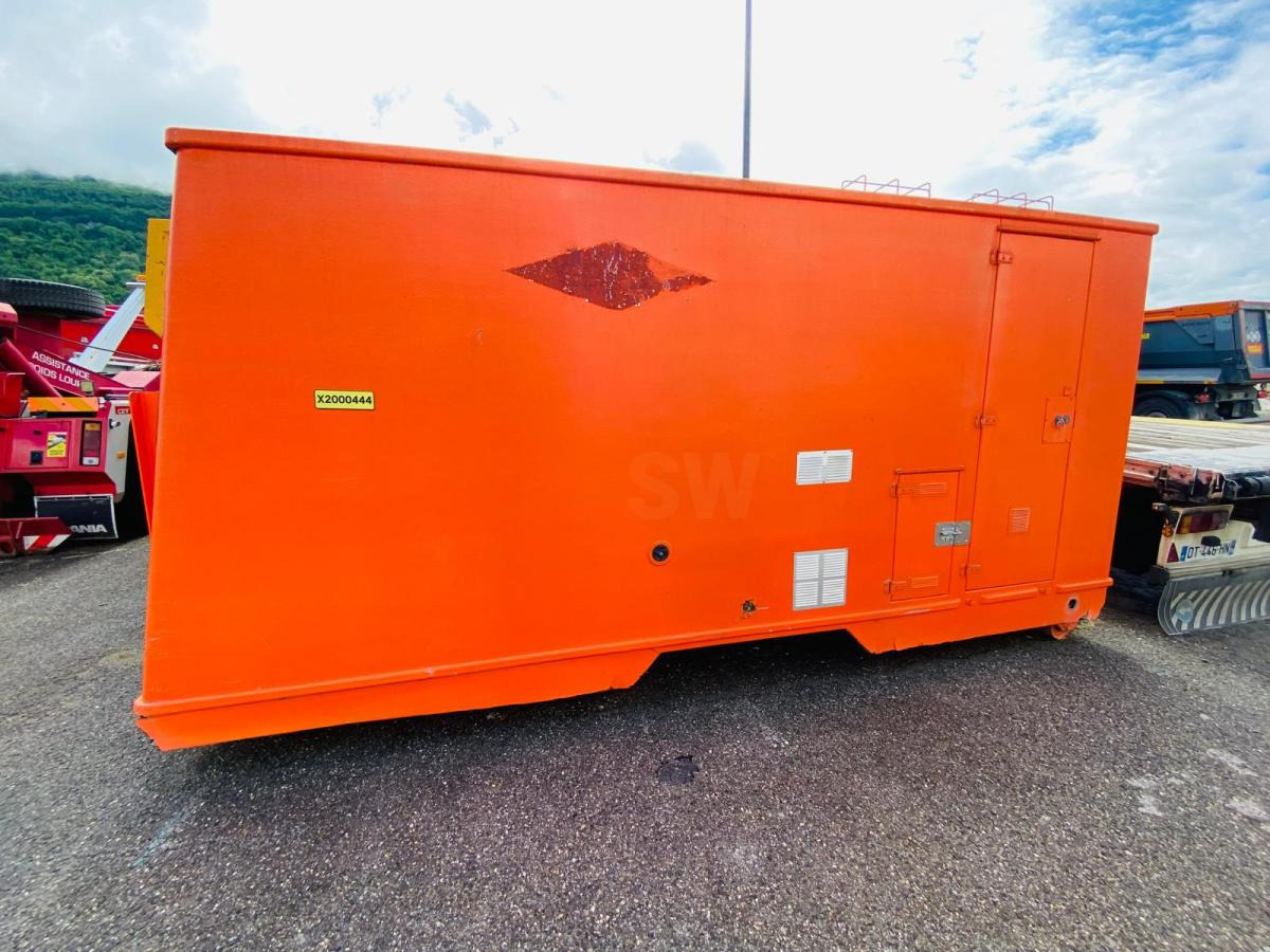 CABANE DE CHANTIER SUR BERCE AMPLIROLL - Жилищен контейнер: снимка 1 CABANE DE CHANTIER SUR BERCE AMPLIROLL - Жилищен контейнер: снимка 1