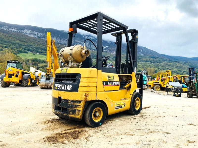 CATERPILLAR Chariot élévateur GP15 - Газокар: снимка 4 CATERPILLAR Chariot élévateur GP15 - Газокар: снимка 4