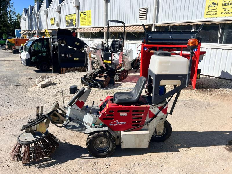 Cochet Balayeuse de désherbage automotrice Gecko (NET DE TVA) - Професионална метачна машина: снимка 2 Cochet Balayeuse de désherbage automotrice Gecko (NET DE TVA) - Професионална метачна машина: снимка 2