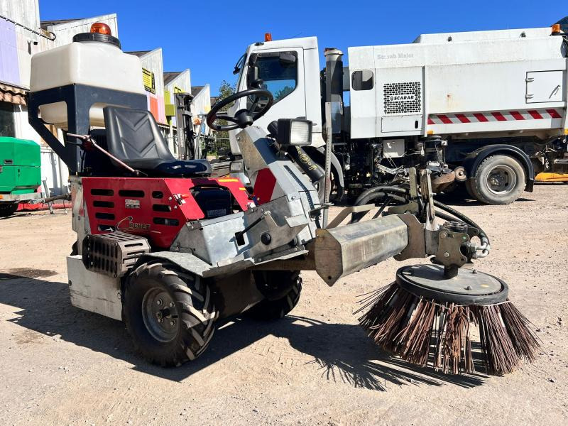 Cochet Balayeuse de désherbage automotrice Gecko (NET DE TVA) - Професионална метачна машина: снимка 5 Cochet Balayeuse de désherbage automotrice Gecko (NET DE TVA) - Професионална метачна машина: снимка 5