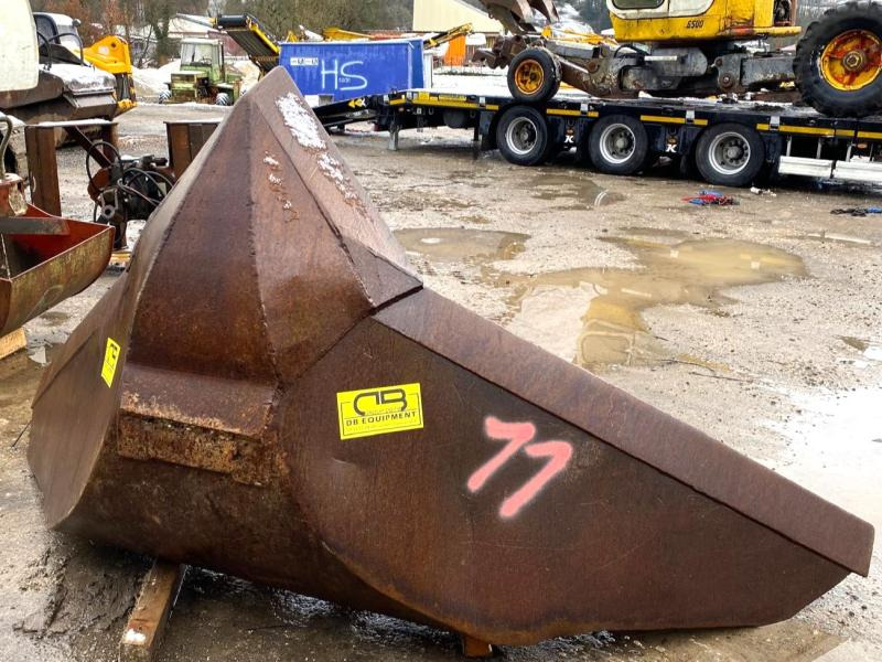 Godet trapèze attache Morin M6 - Кофа за багер за Строителна техника: снимка 5 Godet trapèze attache Morin M6 - Кофа за багер за Строителна техника: снимка 5