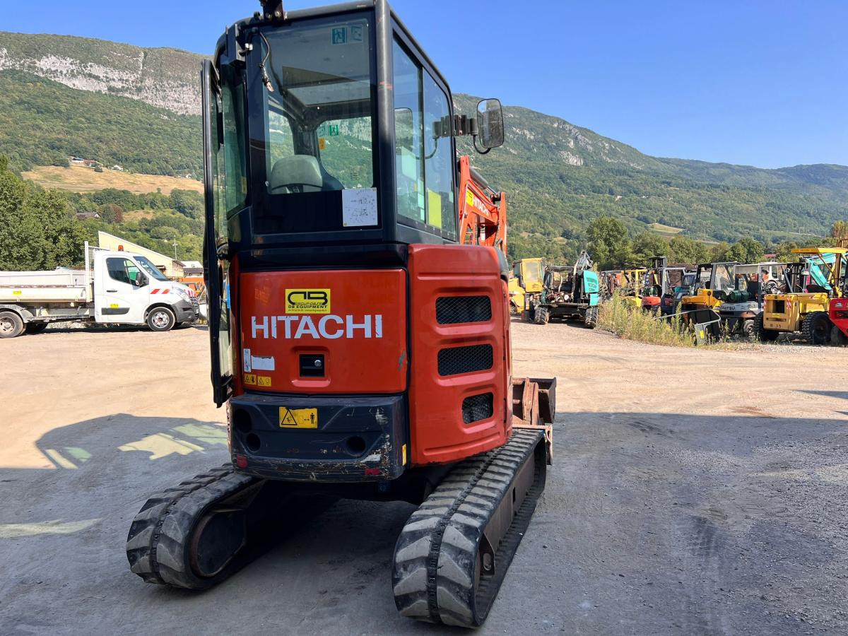 Hitachi ZX26U-5A MINI PELLE 2,7T - Мини багер: снимка 3 Hitachi ZX26U-5A MINI PELLE 2,7T - Мини багер: снимка 3