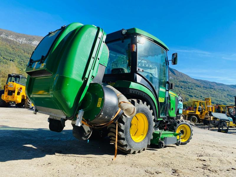 John Deere 2038R avec plateau de coupe et bas de ramassage - Малък трактор: снимка 5 John Deere 2038R avec plateau de coupe et bas de ramassage - Малък трактор: снимка 5