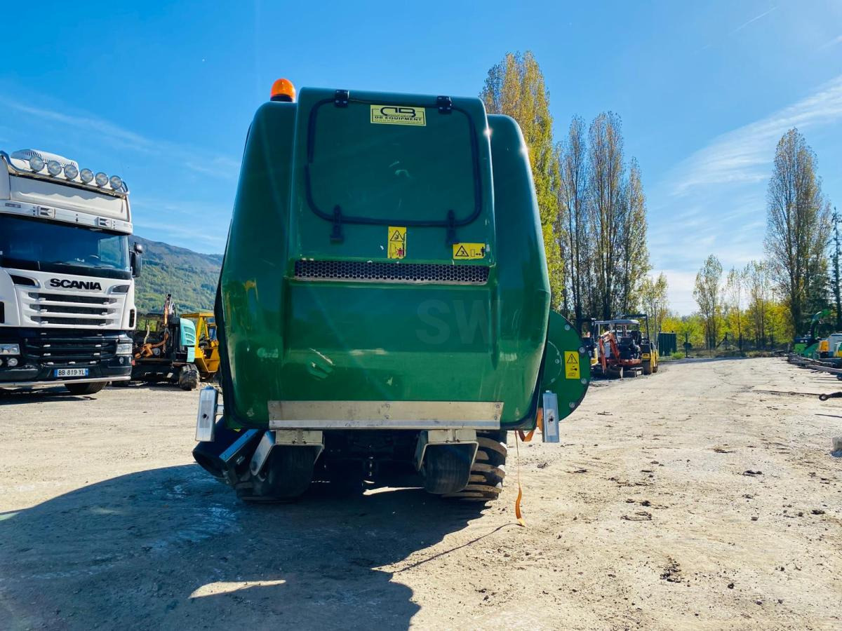 John Deere 2038R avec plateau de coupe et bas de ramassage - Малък трактор: снимка 4 John Deere 2038R avec plateau de coupe et bas de ramassage - Малък трактор: снимка 4