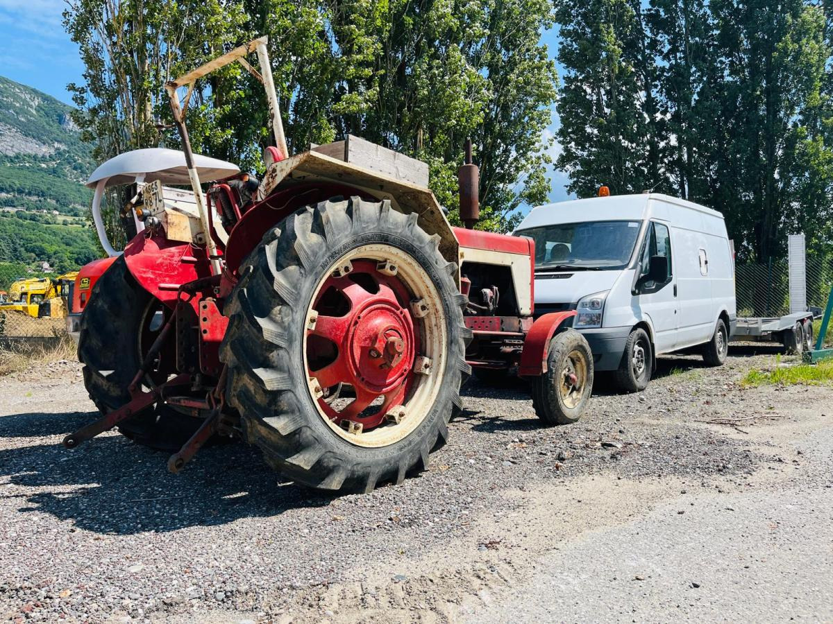 MAC CORMICK Tracteur agricole Rouge 634 - Трактор: снимка 3 MAC CORMICK Tracteur agricole Rouge 634 - Трактор: снимка 3