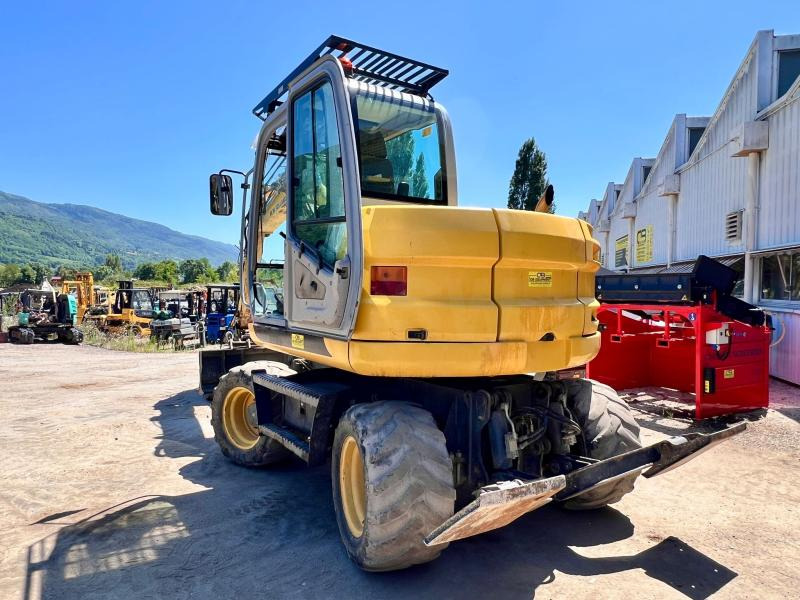 New Holland MH 2.6 PELLE A PNEUS 10T - Колесен багер: снимка 3 New Holland MH 2.6 PELLE A PNEUS 10T - Колесен багер: снимка 3