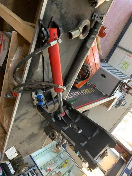 Pouce de manutention hydraulique Griffe - Прикачен инвентар за Мини багер: снимка 2 Pouce de manutention hydraulique Griffe - Прикачен инвентар за Мини багер: снимка 2