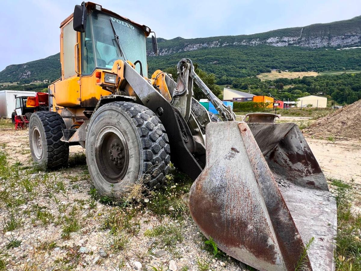 Volvo L 50 E CHARGEUSE A PNEUS 10T - Колесен товарач: снимка 2 Volvo L 50 E CHARGEUSE A PNEUS 10T - Колесен товарач: снимка 2