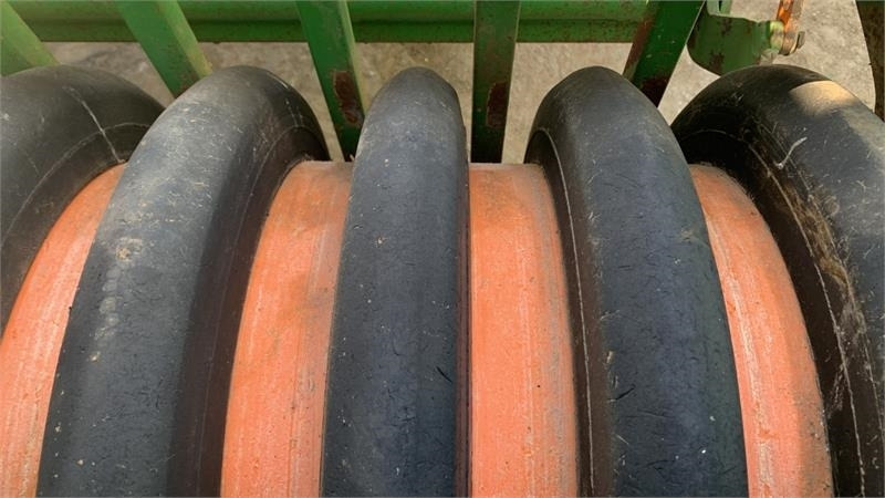 Amazone 4M AD-P 403 Special Disc Combination **Video Below - Комбинирана сеялка: снимка 4 Amazone 4M AD-P 403 Special Disc Combination **Video Below - Комбинирана сеялка: снимка 4