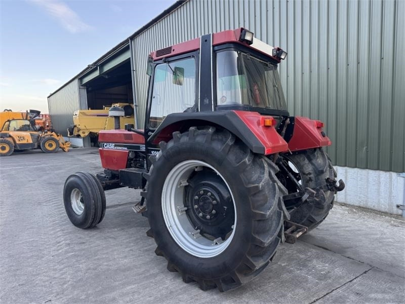 Case International 1056XL 2WD - Трактор: снимка 4 Case International 1056XL 2WD - Трактор: снимка 4